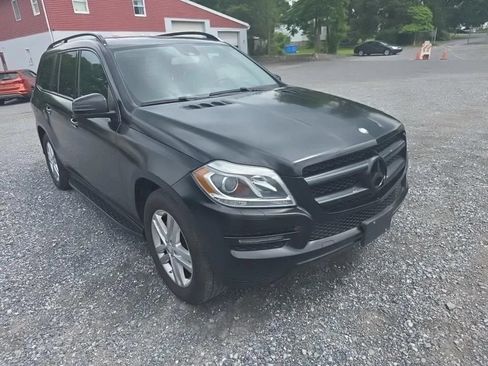 Used 2016 Mercedes-Benz GL 320 BlueTEC 4MATIC w/ Premium I Package image 2