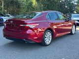 Used 2018 Toyota Camry LE image 5