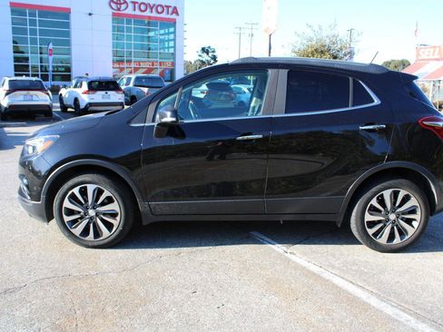 Used 2019 Buick Encore Essence w/ Safety Package II FWD image 4