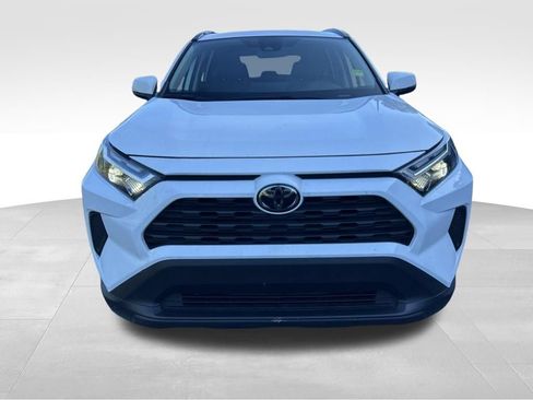 Used 2025 Toyota RAV4 XLE AWD/4WD image 8