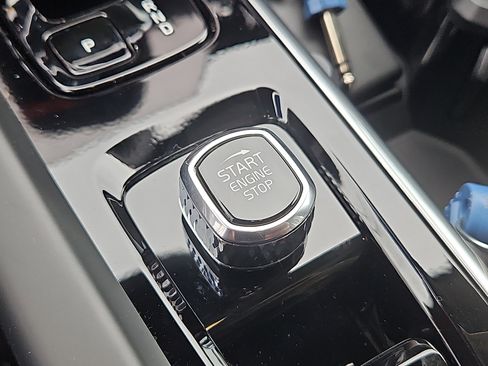 New 2026 Volvo XC60 B5 Ultra w/ Protection Package Premier image 15