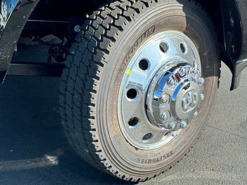 New 2026 RAM 4500 4x4 Crew Cab DRW w/ Laramie Trim Package image 10