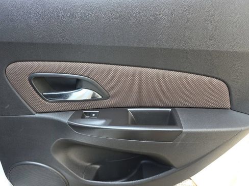 Used 2015 Chevrolet Cruze LT FWD image 23
