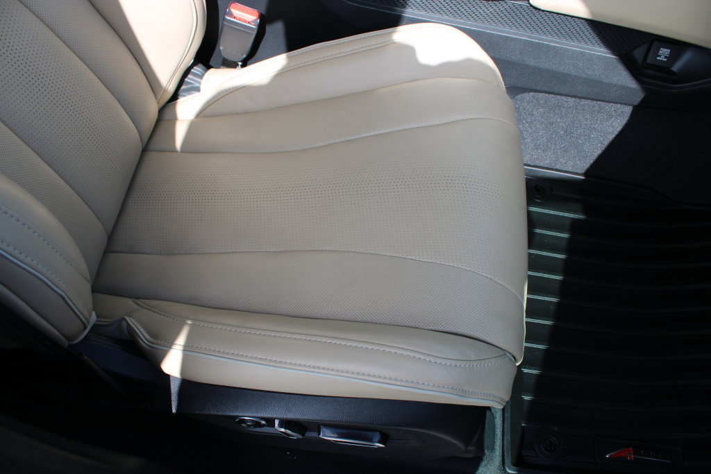 Used 2023 Acura MDX w/ Advance Package AWD/4WD image 16