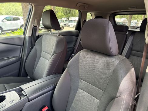 Used 2025 Nissan Rogue SV FWD image 37