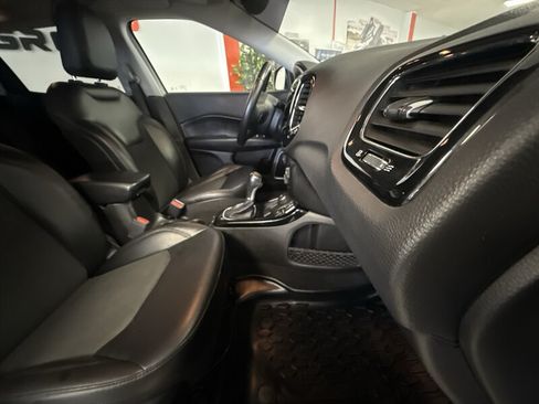Used 2019 Jeep Compass Latitude AWD/4WD image 19