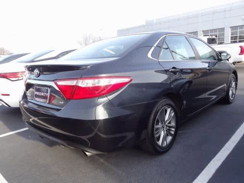 Used 2015 Toyota Camry SE image 4