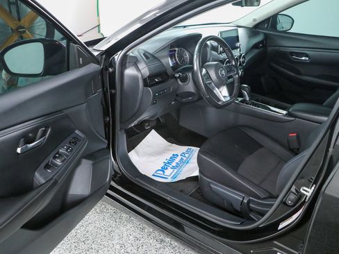 Used 2021 Nissan Sentra SV FWD image 3