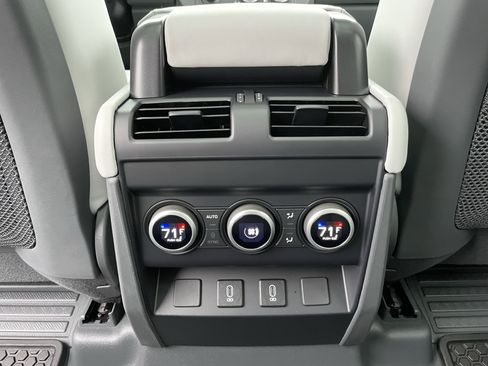 New 2026 Land Rover Defender 110 X-Dynamic SE AWD/4WD image 26