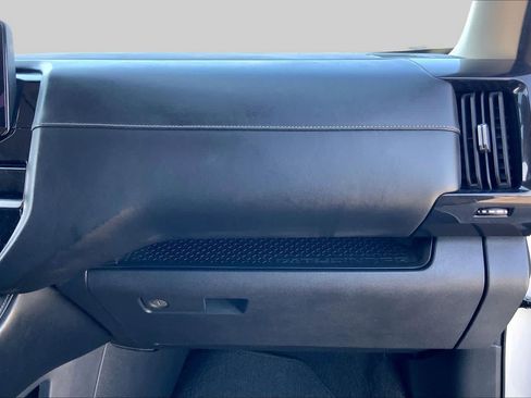 Used 2023 Nissan Pathfinder SV FWD image 18