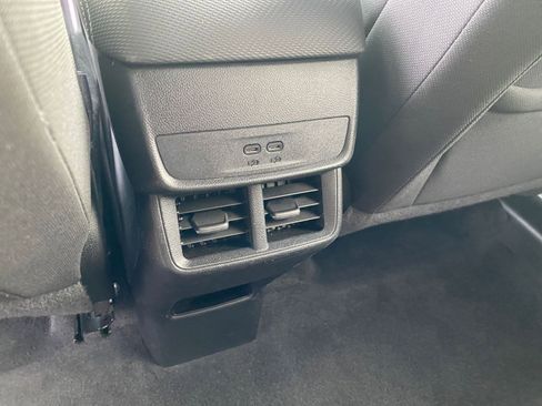 Used 2025 Chevrolet Equinox LT image 24