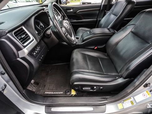 Used 2015 Toyota Highlander Limited Platinum AWD/4WD image 22