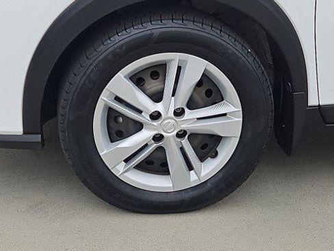 Used 2023 Nissan Kicks S FWD image 32