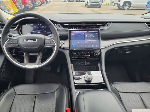 Used 2023 Jeep Grand Cherokee L Limited w/ Luxury Tech Group II image 30