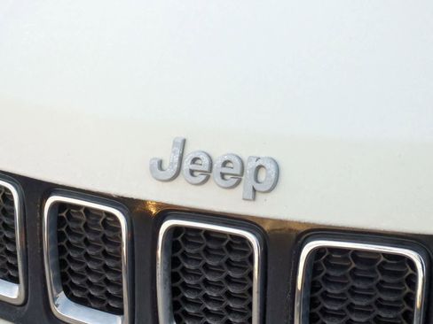 Certified 2018 Jeep Compass Limited image 12