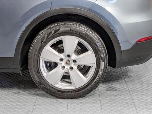 Used 2019 Porsche Cayenne image 37