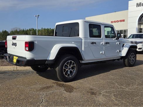 New 2026 Jeep Gladiator Sport image 4