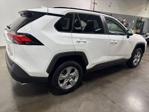 Used 2025 Toyota RAV4 XLE AWD/4WD image 3