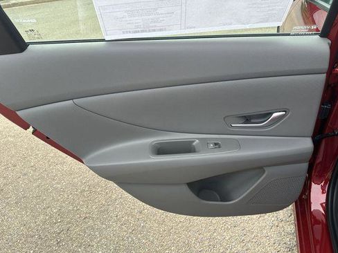 New 2025 Hyundai Elantra SEL image 21