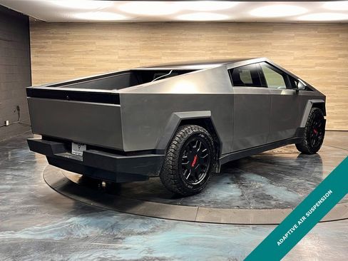 Used 2024 Tesla Cybertruck AWD Crew Cab image 8