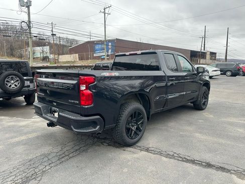Used 2023 Chevrolet Silverado 1500 Custom image 5