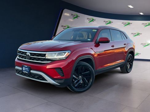 Certified 2022 Volkswagen Atlas Cross Sport SE image 3