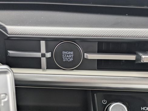 New 2026 Hyundai Santa Fe SE FWD image 30