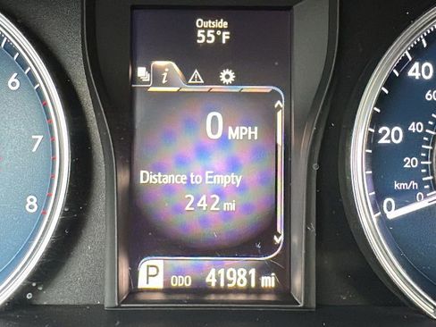 Used 2016 Toyota Camry LE image 16