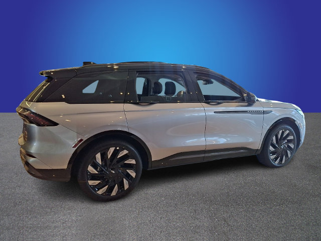 New 2026 Lincoln Nautilus Reserve w/ Jet Appearance Package AWD/4WD image 4