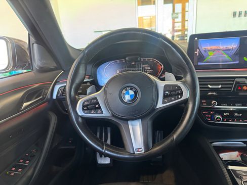 Used 2021 BMW 540i w/ M Sport Package image 9