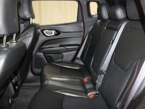 Used 2025 Jeep Compass Trailhawk image 21