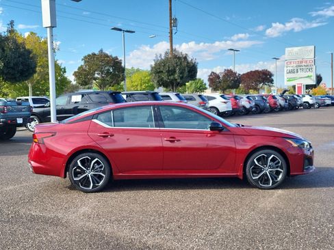 New 2025 Nissan Altima 2.5 SR image 6