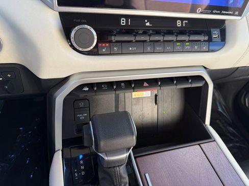 Used 2024 Toyota Tundra Capstone image 19