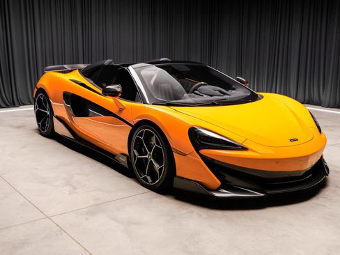 Used 2020 McLaren 600LT Spider RWD image 3