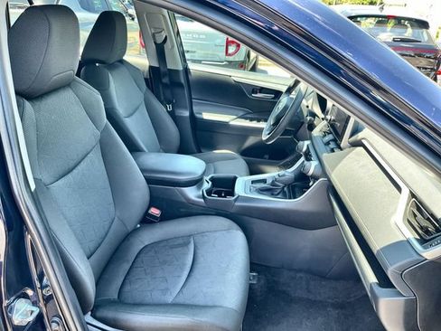 Used 2025 Toyota RAV4 XLE FWD image 26
