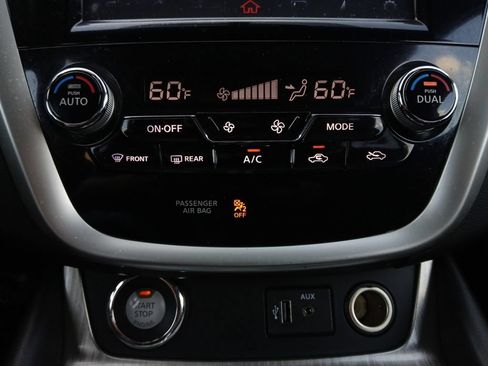 Used 2018 Nissan Murano SL w/ Midnight Edition Package FWD image 4