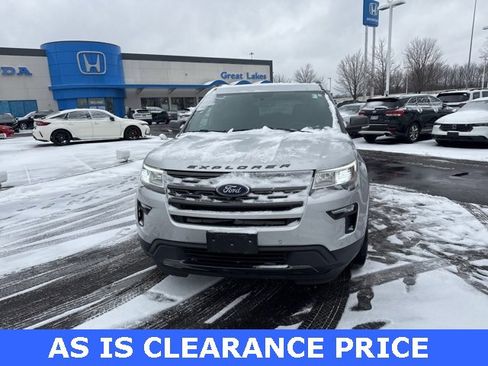 Used 2018 Ford Explorer XLT w/ Equipment Group 202A image 4