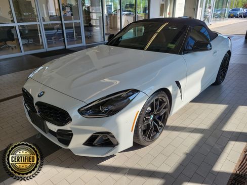 Used 2024 BMW Z4 M40i w/ Premium Package RWD image 1