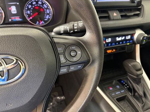 Used 2019 Toyota RAV4 XLE FWD image 22