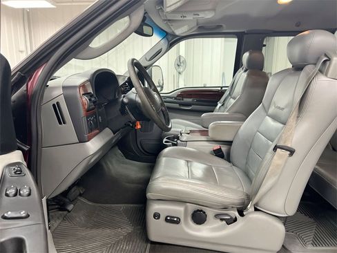 Used 2005 Ford F250 Lariat image 17