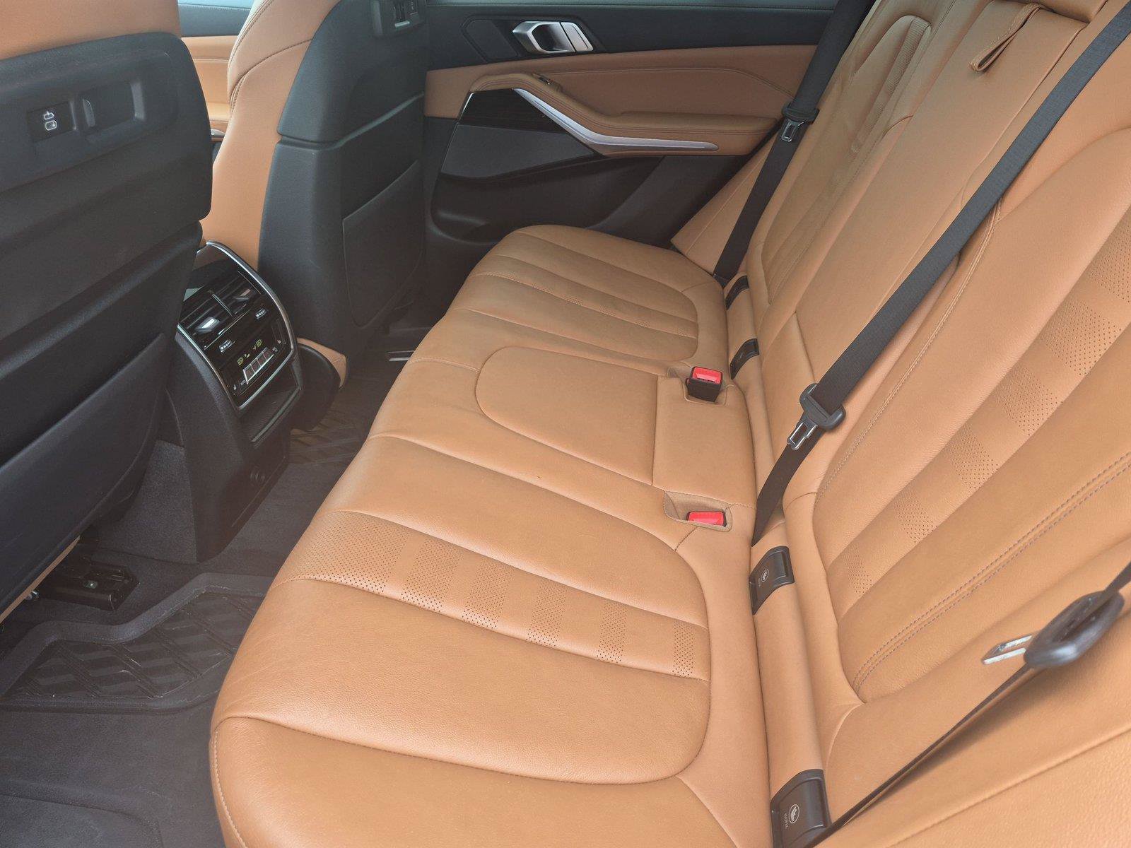 Used 2021 BMW X5 M50i AWD/4WD image 31