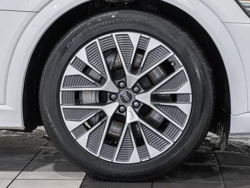 Used 2024 Audi Q8 e-tron Premium Plus image 15