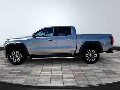 Used 2024 Chevrolet Colorado Z71 w/ Z71 Convenience Package 2