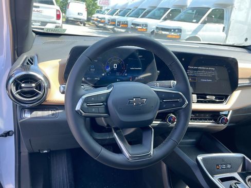 New 2026 Chevrolet Equinox ACTIV image 13