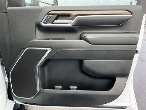 Used 2024 Chevrolet Silverado 3500 LT image 25