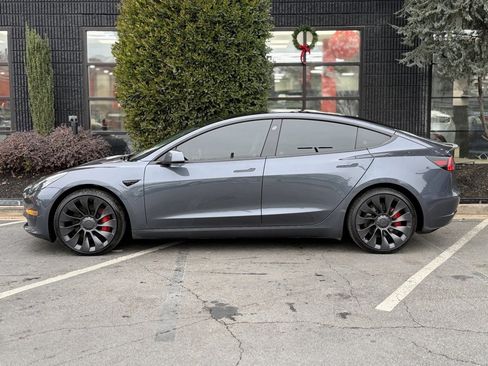 Used 2023 Tesla Model 3 Performance image 9