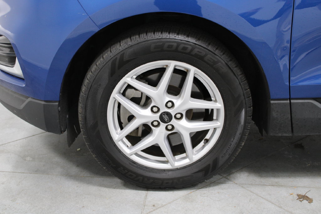 Used 2024 Ford Edge SEL AWD/4WD image 18