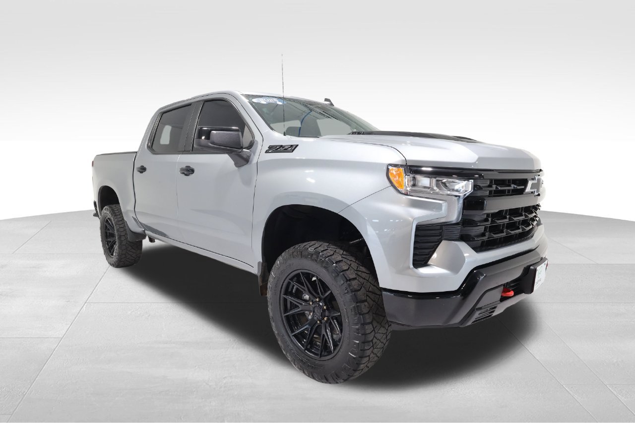 Used 2025 Chevrolet Silverado 1500 LT Trail Boss w/ Convenience Package II AWD/4WD image 6