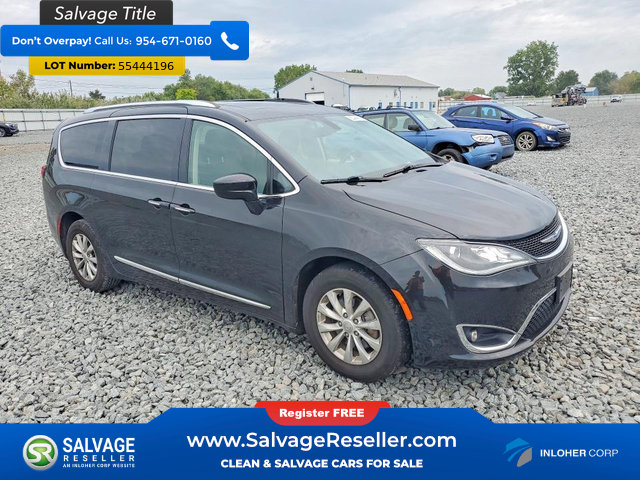 Used 2018 Chrysler Pacifica Touring-L Plus FWD image 5