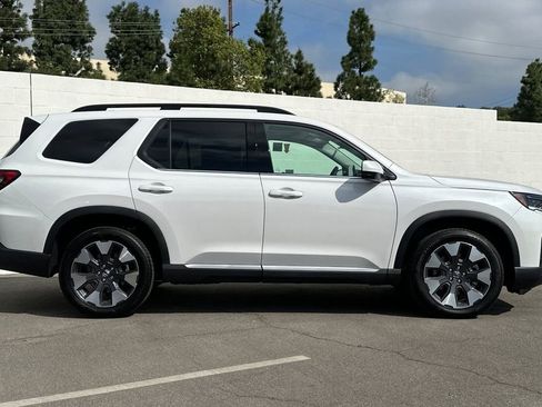 New 2026 Honda Pilot Elite image 3